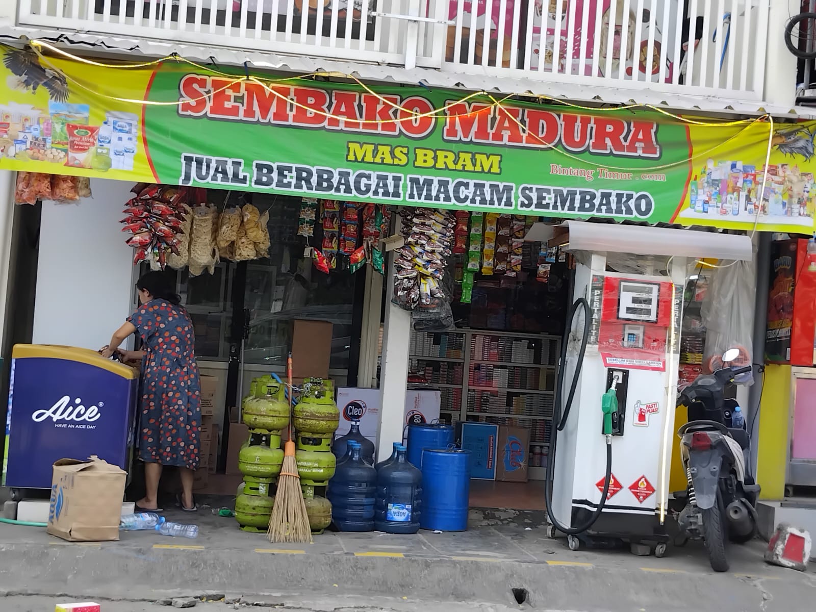 Mengenal Ud. Sumber Mulya: Toko Tradisional yang Menghidupkan Jalan Dr. Soetomo
